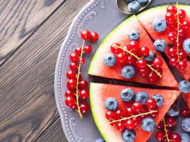 Çilek ile karpuz pizza pasta dilimi