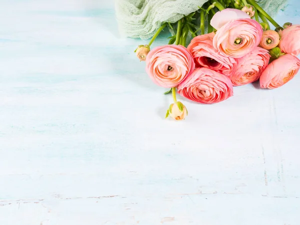 청록색에 아름 다운 핑크 라 꽃다발 — 스톡 사진