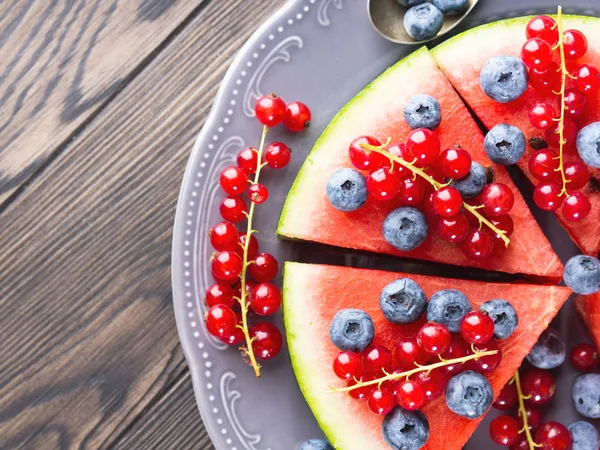 Çilek ile karpuz pizza pasta dilimi