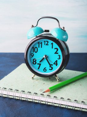 Çalar saat ve businessmans aksesuarlar