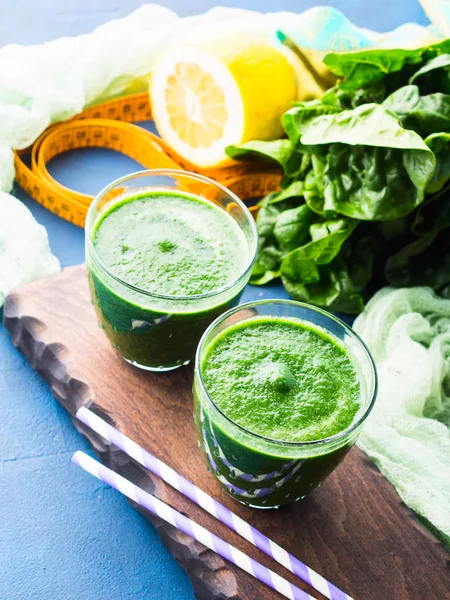 Grüner Detox-Smoothie für die Ernährung — Stockfoto