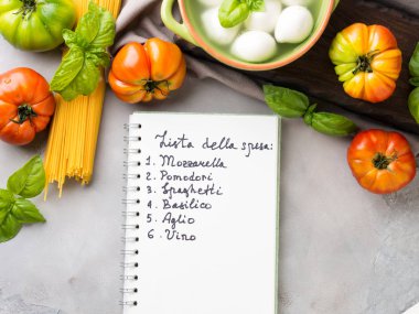 İtalyan yemeği domates mozzarella natürmort