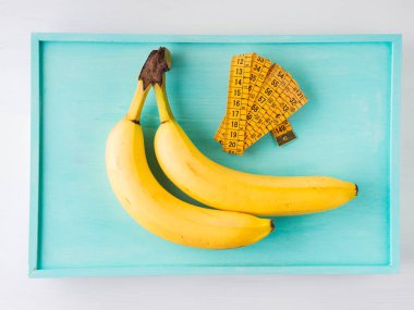 Metre ölçme ile iki muz