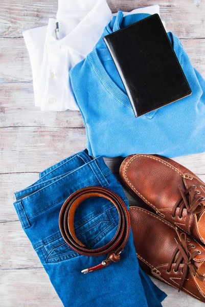 Yaşam tarzı ayakkabı düz yatıyordu giyim mans