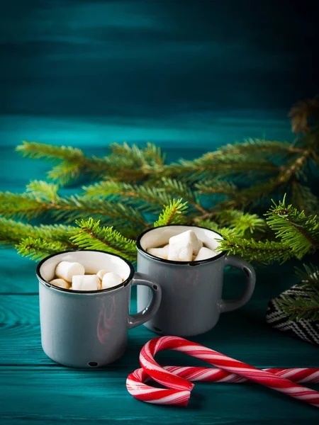 Sıcak çikolata koyu yeşil. Noel içki