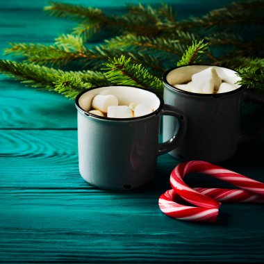 Sıcak çikolata koyu yeşil. Noel içki