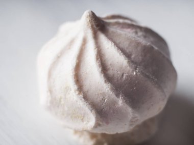 Beyaz beze makro ahşap tahta üzerinde