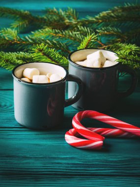 Sıcak çikolata koyu yeşil. Noel içki