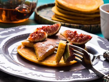 İncir ve ballı kabak krep yeme