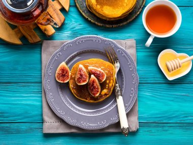 İncir ve ballı kabak krep yeme