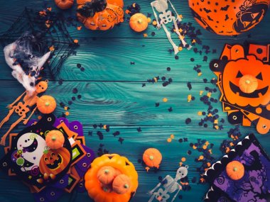 Cadılar Bayramı partisi süslemeleri çerçeve koyu yeşil