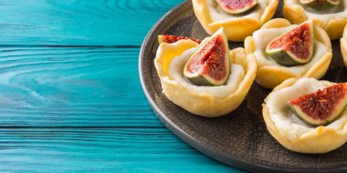 Ricotta ve incir ile tartlets