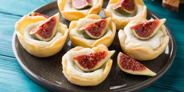 Ricotta ve incir ile tartlets