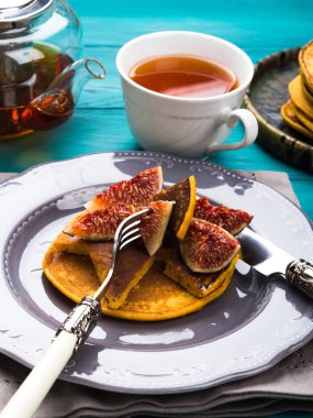 İncir ve ballı kabak krep yeme