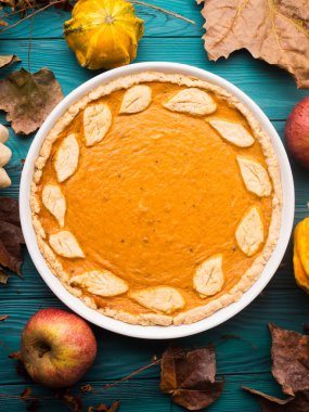 Kabak pasta ile sonbahar arka planı yeşil