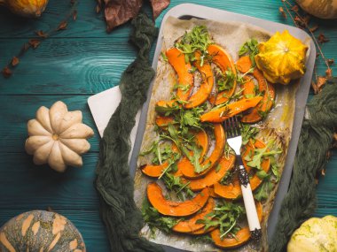 Tepsi Fırında kabak dilimleri