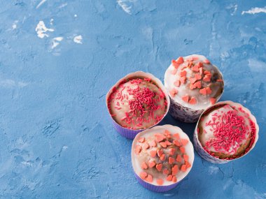 Sevgililer günü için fincan kek