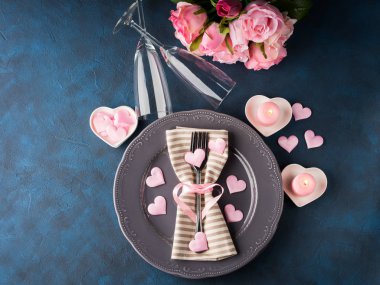 Sevgililer günü romantik tarih kavramı mumlar ile