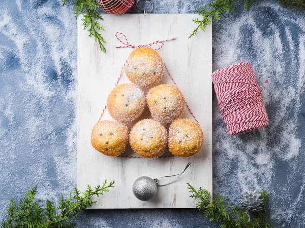 Christmas muffin tree, icing sugar. Holiday baking — Stock Photo, Image