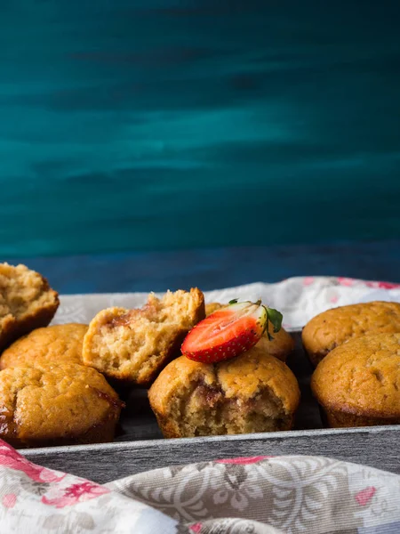 Peanut butter muffins with strawberry jam — Stock Photo, Image