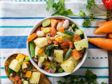 Dondurulmuş sebzeler hızlı yemek için hazırlanan