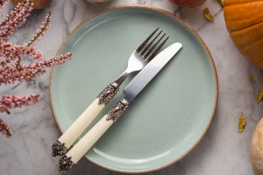 Sonbahar şükran günü yemeği arka planında.