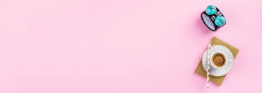 Günaydın konsepti. Kahve fincanı ve saat