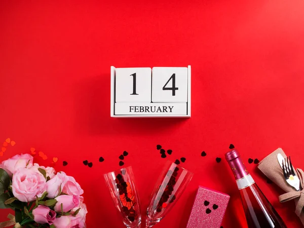 Šťastný Valentýn koncept s dřevěným kalendářem — Stock fotografie