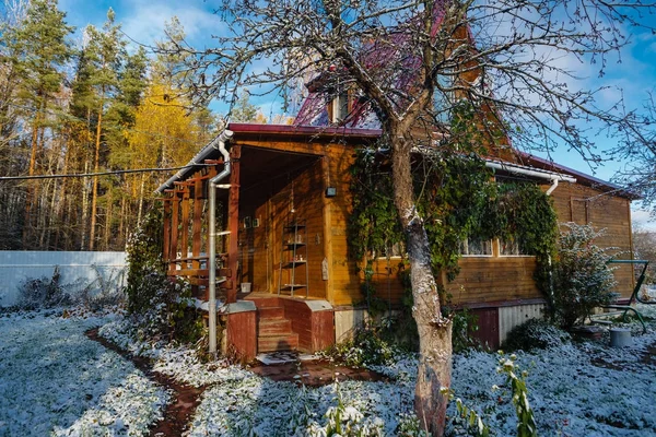 这个季节的第一场雪 — 图库照片