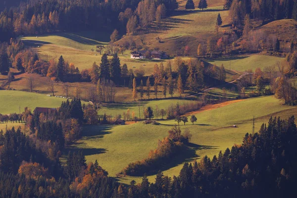 Tal Den Österreichischen Alpen Von Der Morgensonne Erleuchtet — Stockfoto