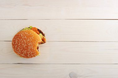 ısırıldı Barbekü hamburger, sebzeli baharat