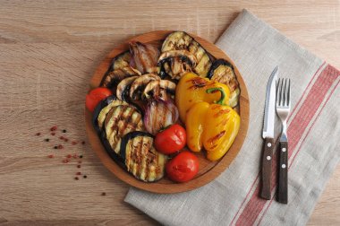 ızgara sebze - kabak, biber, soğan, domates ve mus