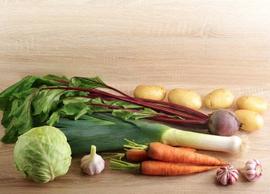 sağlıklı beslenme, pırasa, pancar, patates için çiğ sebze kümesi,