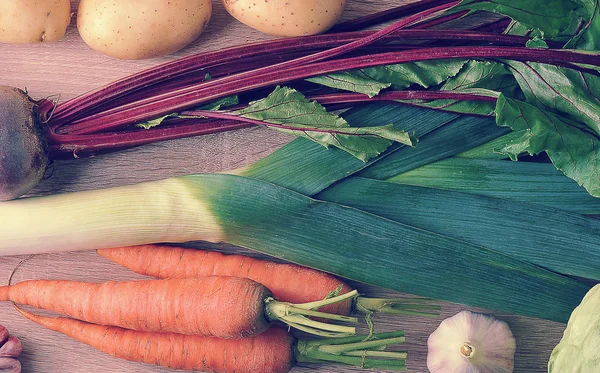 sağlıklı beslenme, pırasa, pancar, patates için çiğ sebze kümesi,