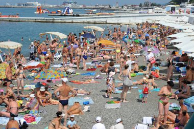 Sochi şehir ile peopl çok sayıda şehir Beach'de