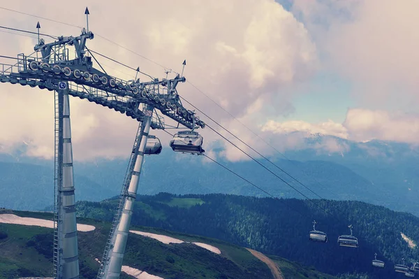Bearing of the ropeway in the mountains in summer — Stock Photo, Image