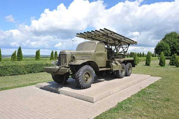 Monument to the Soviet rocket launcher Katyusha in Prokhorovka f — Stock Photo, Image