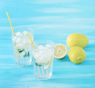 içme - payet ile ev yapımı limonata limon, nane, buz bir