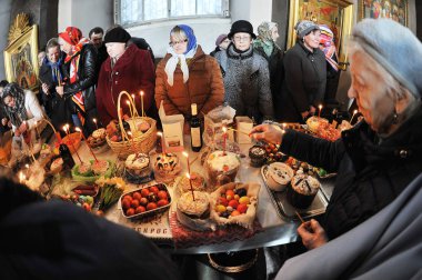 Paskalya kutsama yumurta ve kek