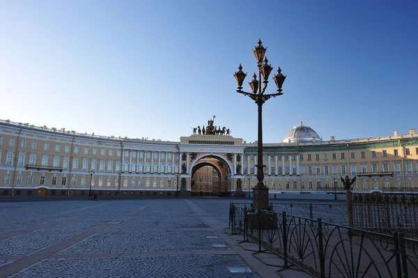 Arch of the General staff of the army in St. Petersburg — Stock Photo, Image