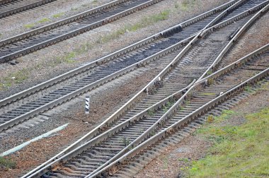 demiryolu parça geçiş