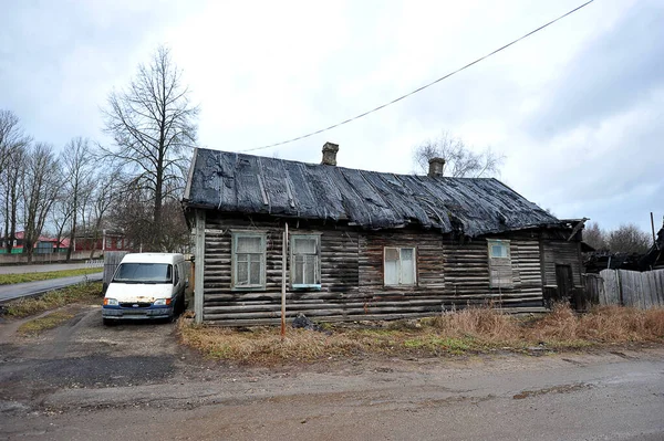 Borovichi Rusia Enero 2020 Vieja Casa Ruinas Madera Coche Viejo —  Fotos de Stock