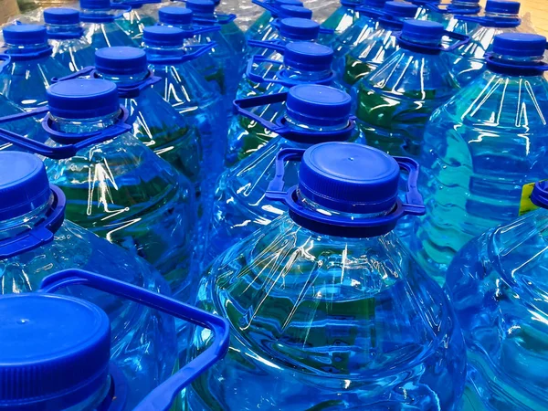 Satılık dolu su şişeleri