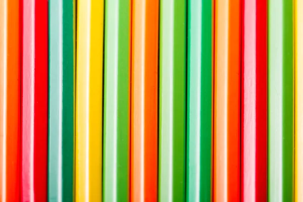 Grupo de lápis de cor é vertical de perto — Fotografia de Stock