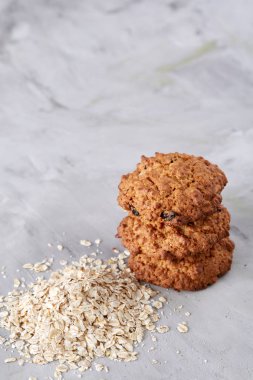 Hafif dokulu arka plan, yakın çekim, sığ alan, seçici odak derinliği desen düzenlenmiş tatlı bisküvi.