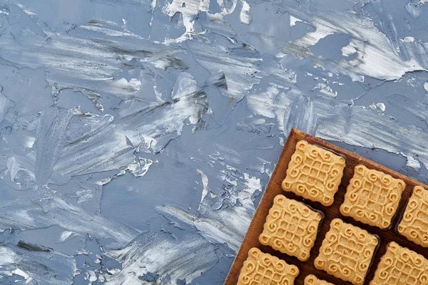 Pohled shora detail obrázek chutné cookies na prkénku, malá hloubka ostrosti, Selektivní ostření — Stock fotografie