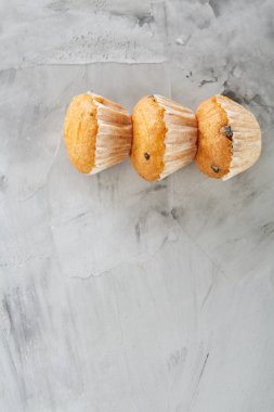 Lezzetli kek hafif dokulu arka plan, yakın çekim, sığ alan, seçici odak derinliği desen düzenlenmiş.