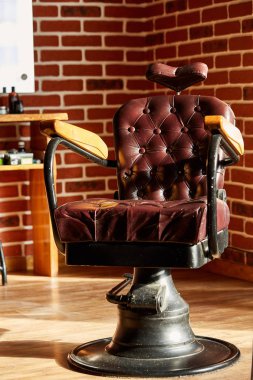 Vintage tarzı Retro deri sandalye Kuaför Dükkanı. Berber Tema.