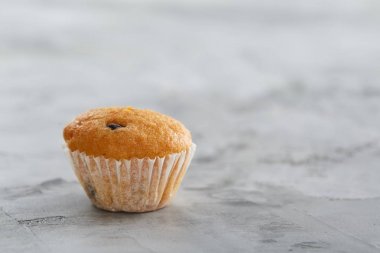 Lezzetli kek hafif dokulu arka plan, yakın çekim, sığ alan, seçici odak derinliği desen düzenlenmiş.