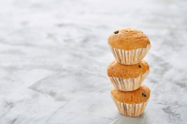 Lezzetli kek hafif dokulu arka plan, yakın çekim, sığ alan, seçici odak derinliği desen düzenlenmiş.